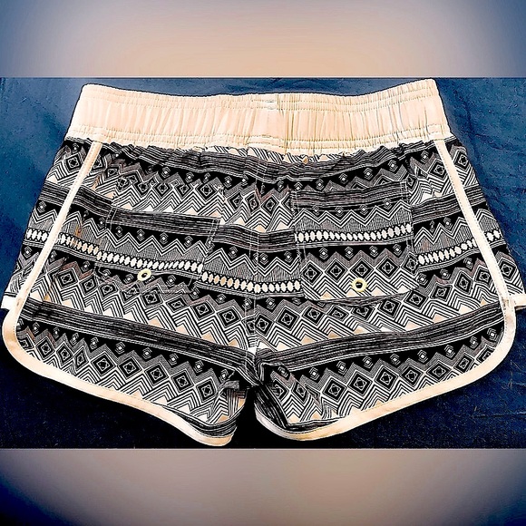 Roxy Girls Swim Board Shorts - Picture 2 of 5